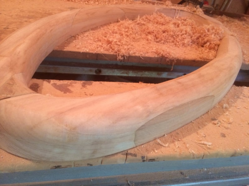 Oval table leg construction