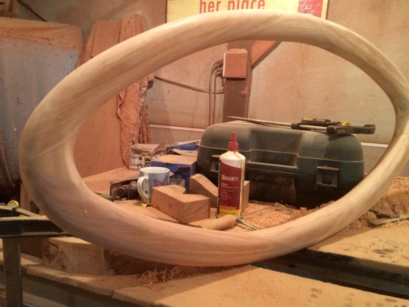 Oval table leg construction