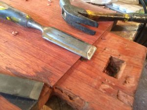 Assembling a dining table base